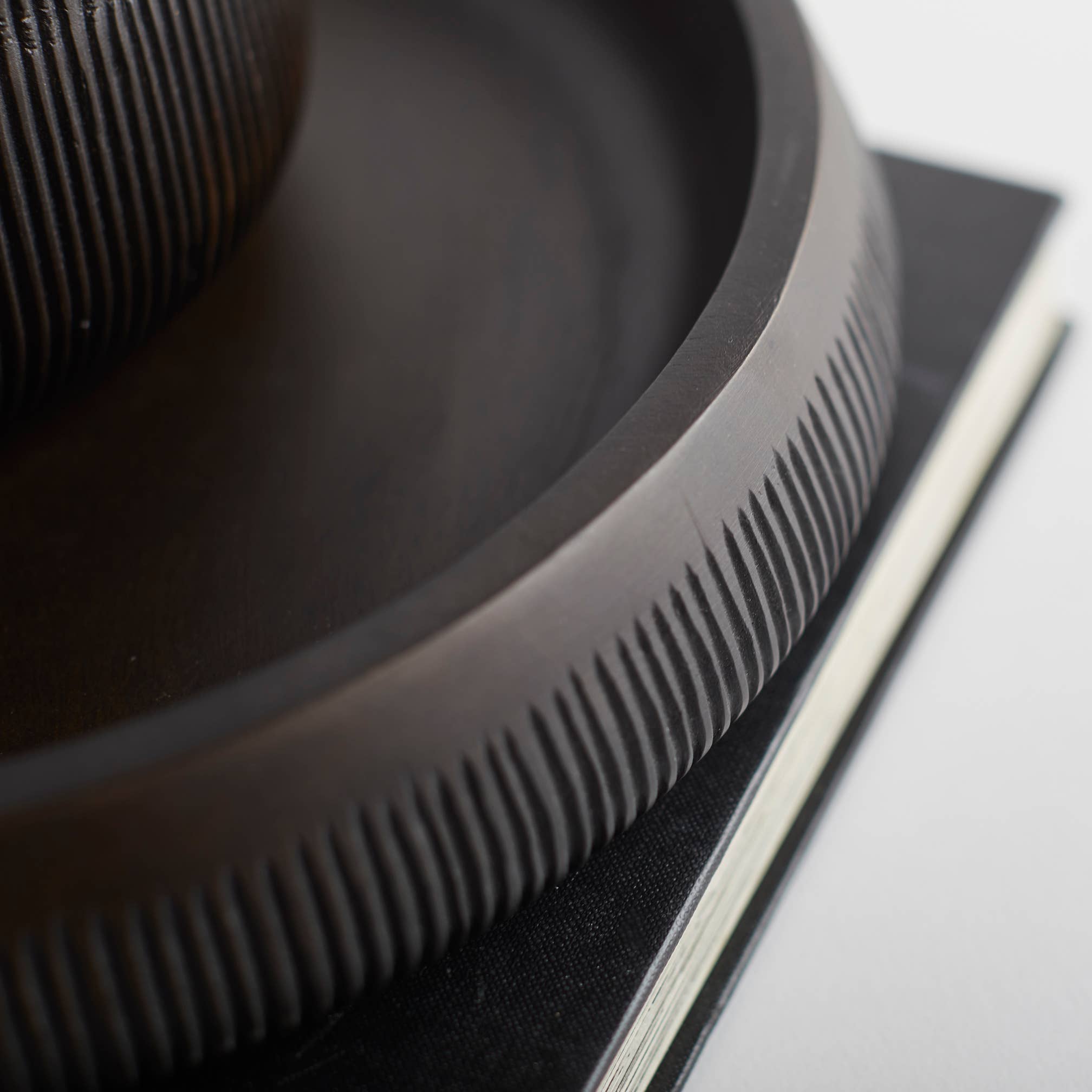 Chiseled Leila Large Tray