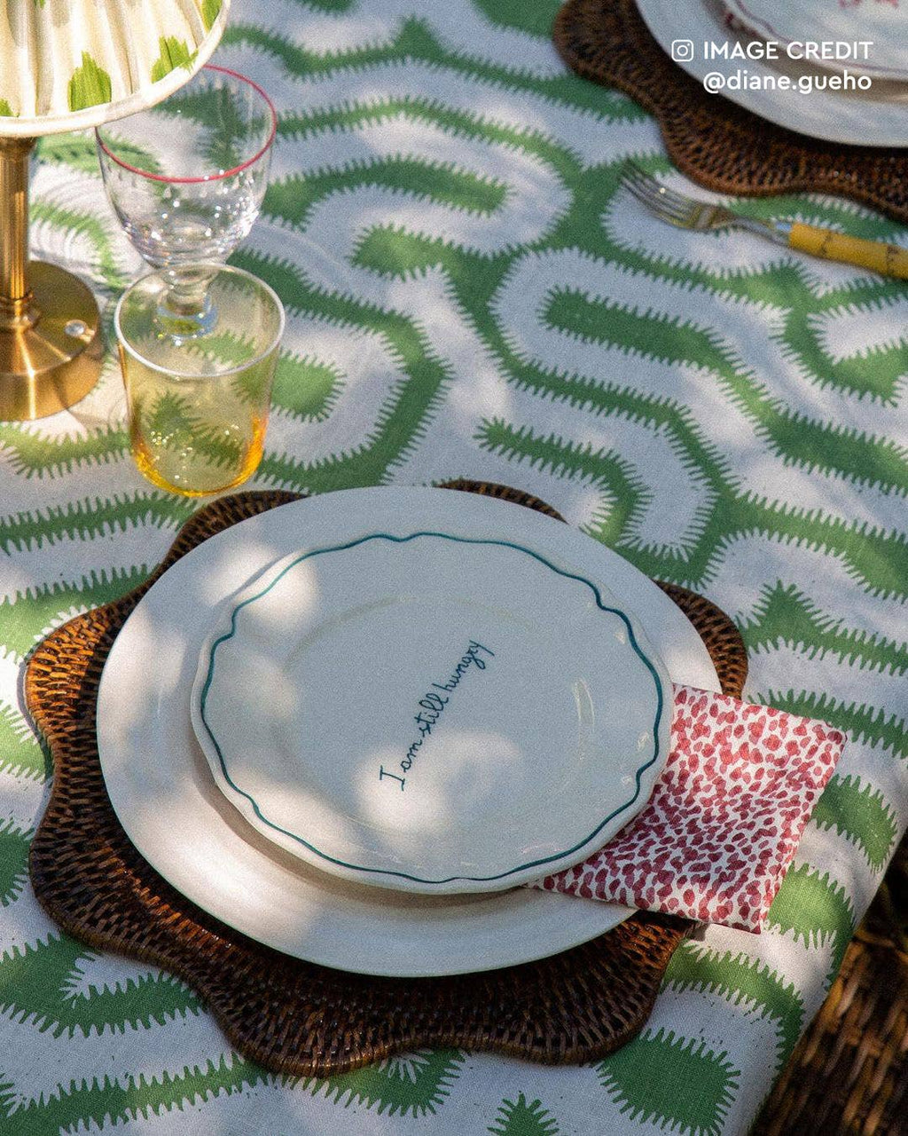 Round Scallop Rattan Placemat (Dark Brown) Straw Charger