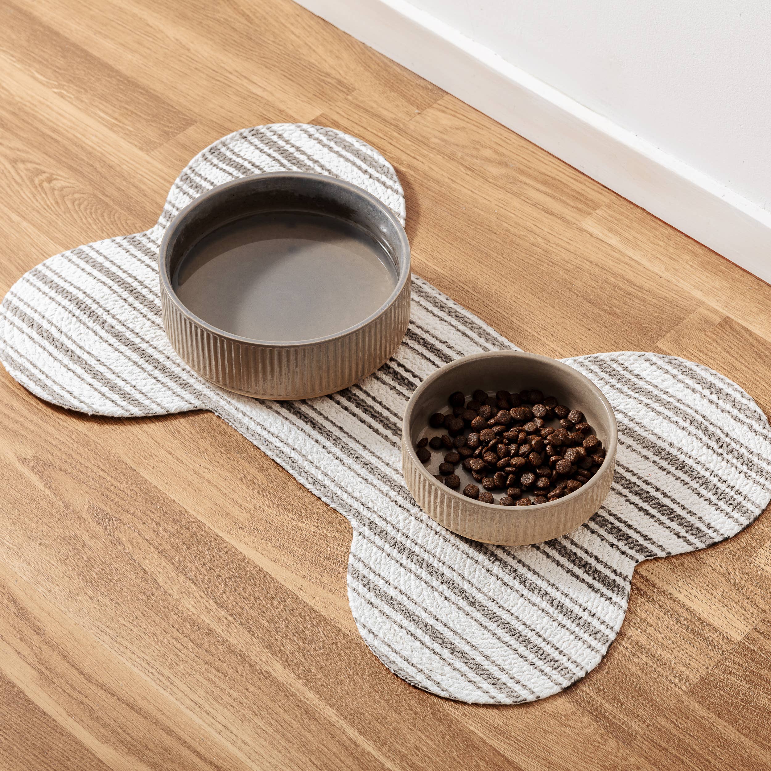 Hampton Pet Placemat - Stylish and Chic