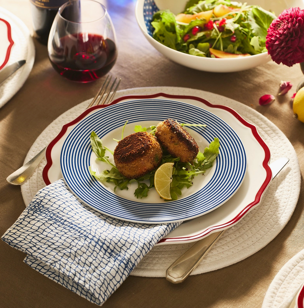 Stella Scalloped Crimson Dinner Plate