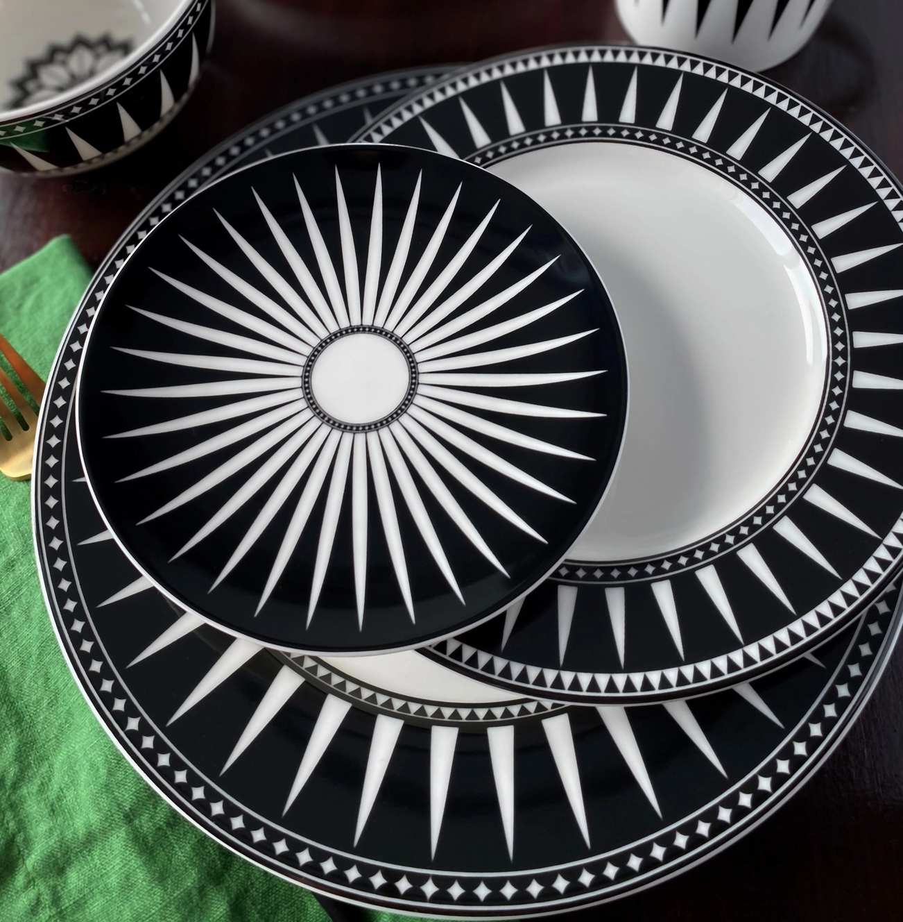 Marrakech Rimmed Dinner Plate