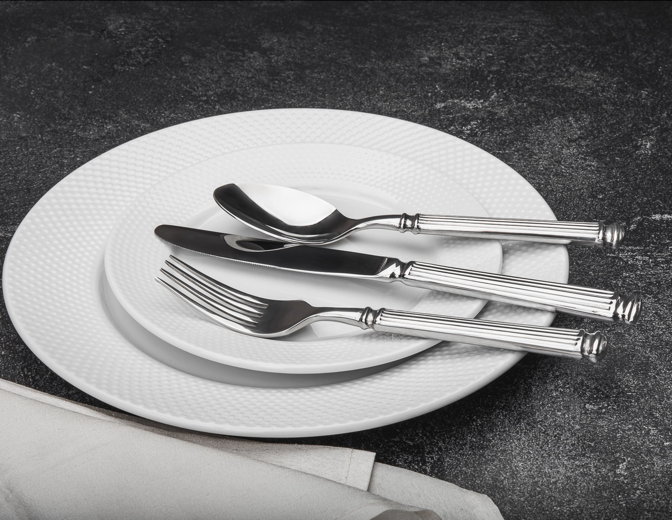 18/10 Colonnade 45 Piece Mirror Finish Flatware Set